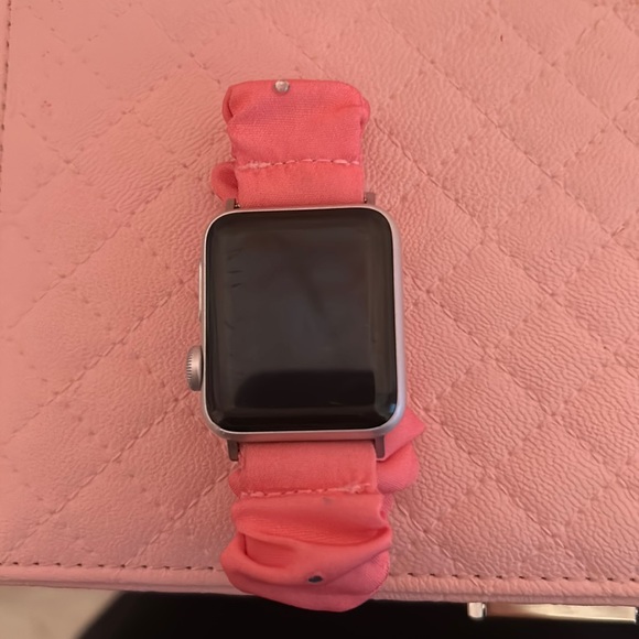 Series 3 Apple Watch - Picture 1 of 2
